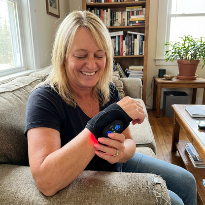 CarpalWrap™ - Heating, Massaging, NASA Light Therapy for Your Carpal Tunnel